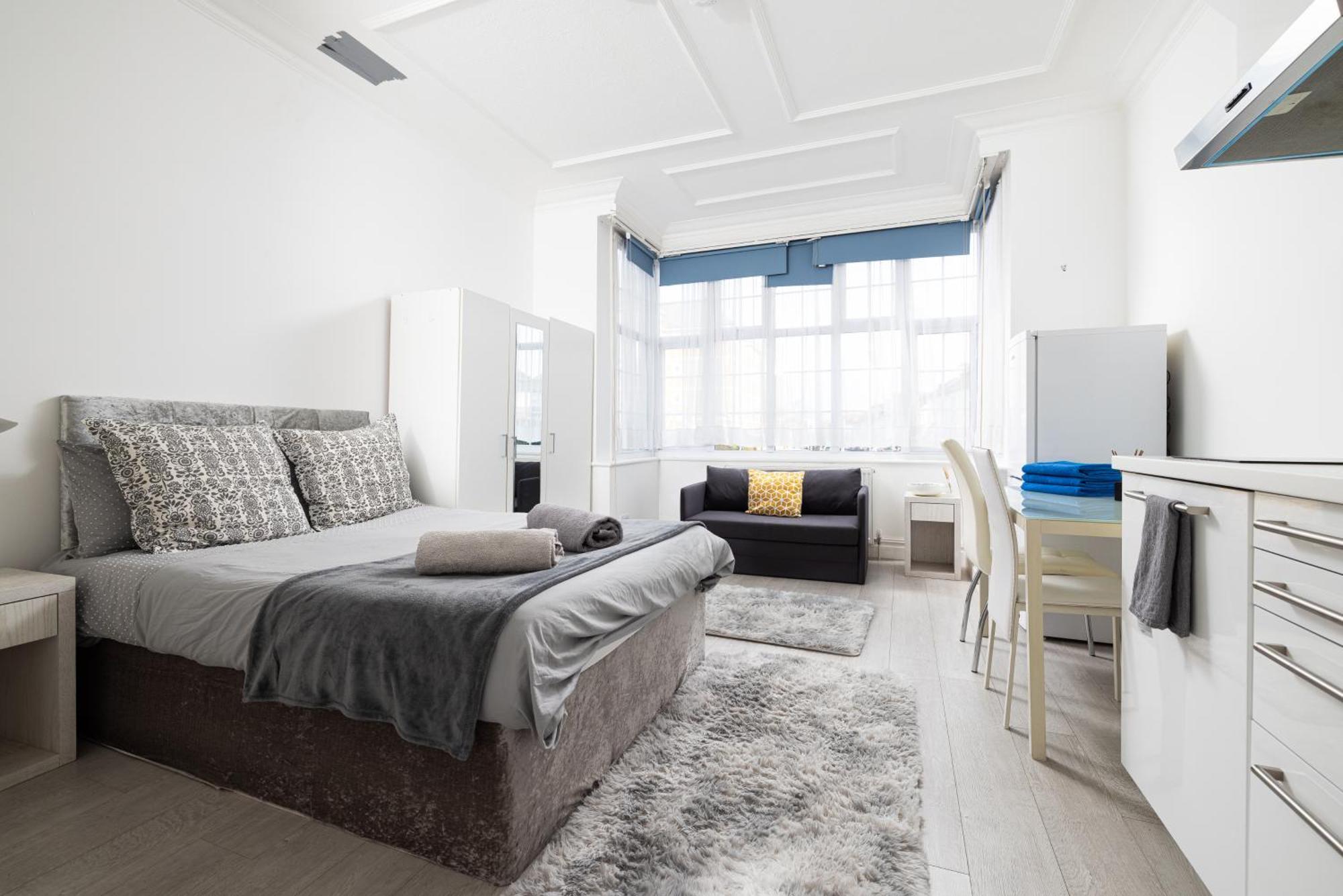 Bright Studio On Golders Green Road ロンドン エクステリア 写真